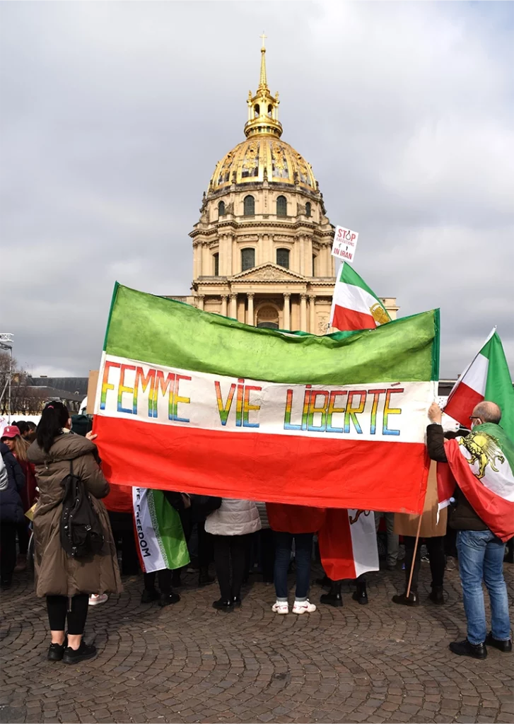 Iran a Paris image 12 MiaFled