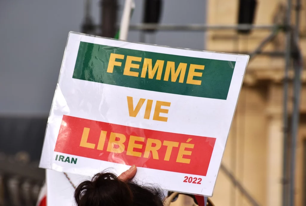 Iran a Paris image 13 MiaFled