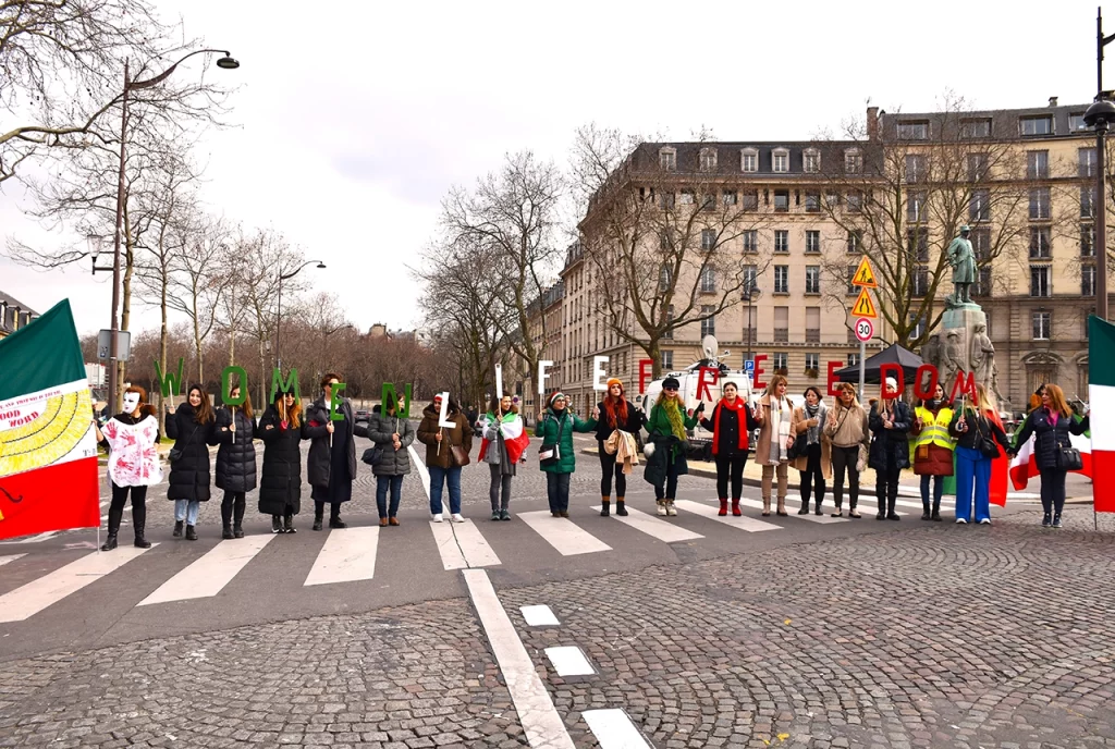 Iran a Paris image 14 MiaFled