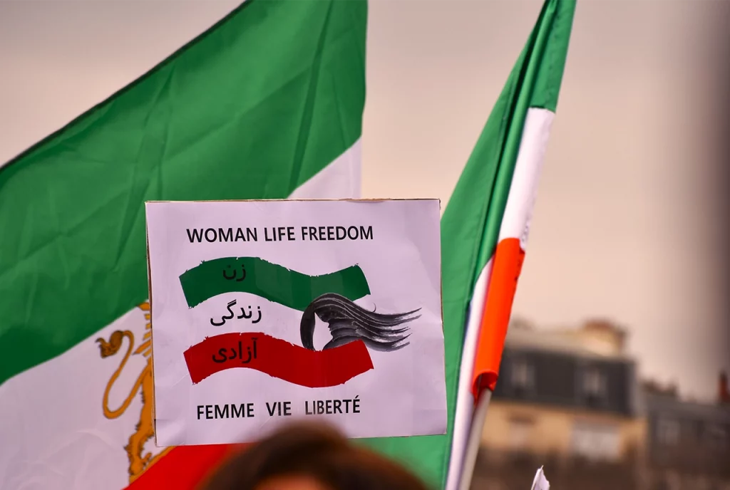 Iran a Paris image 19 MiaFled