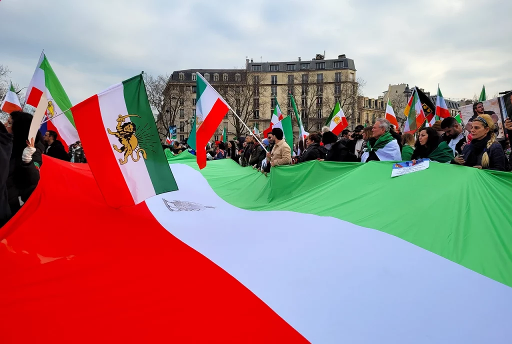 Iran a Paris image 2 MiaFled