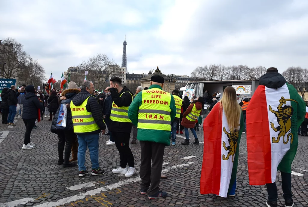 Iran a Paris image 8 MiaFled